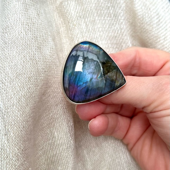 GORGEOUS Blue and Purple Labradorite Ring - Picture 9 of 11